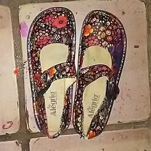 NWOT floral print one-of-a-kind nurse shoes